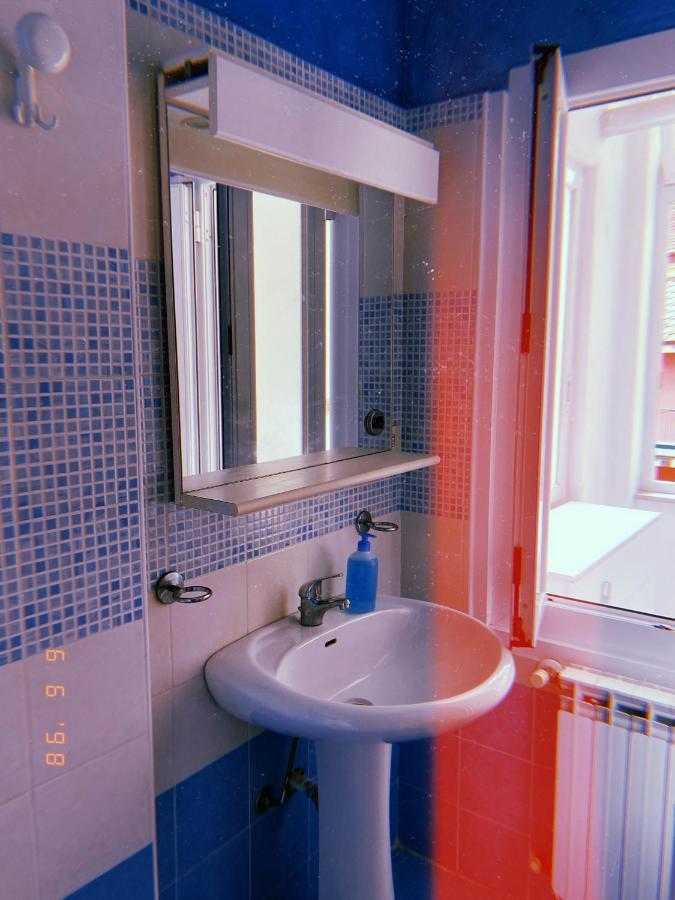 La Casa Del Giglio Hotel Albenga Bagian luar foto
