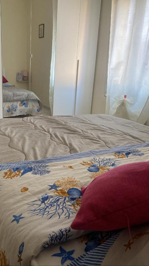 La Casa Del Giglio Hotel Albenga Bagian luar foto